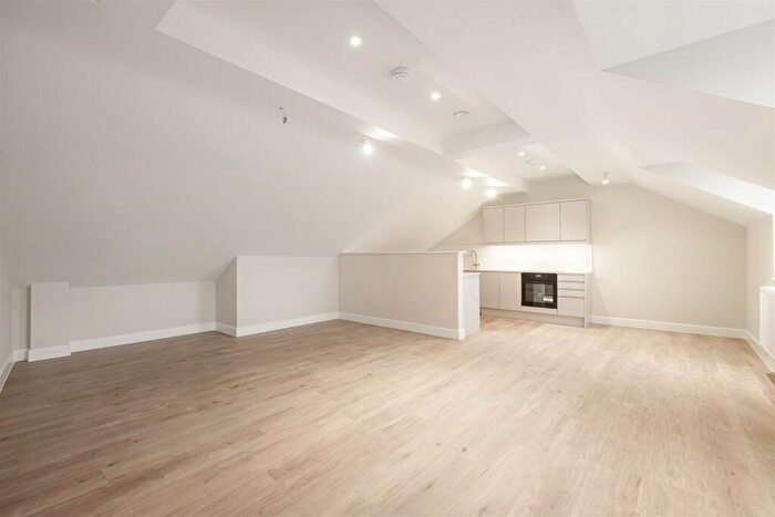 1 Bedroom Flat For Sale In High Street, Ewell, Epsom, KT17