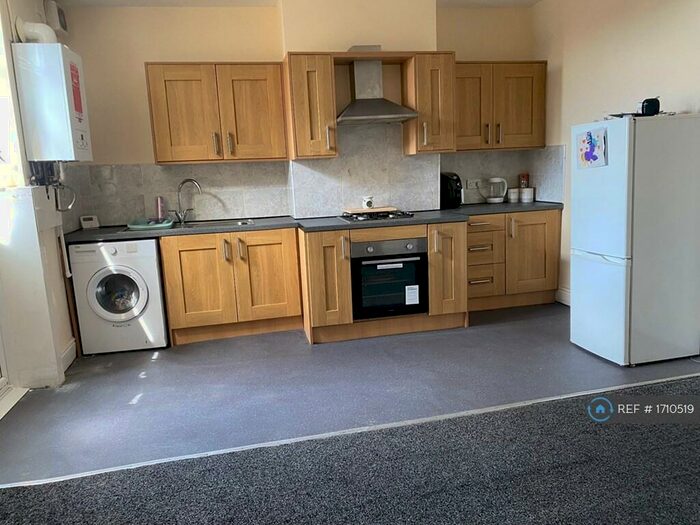 1 Bedroom Flat To Rent In New Market Street, Colne, BB8