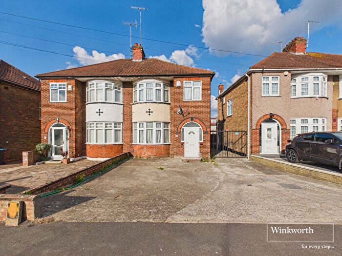 3 Bedroom Semi-Detached House For Sale In St. Georges Avenue, Kingsbury, London, NW9