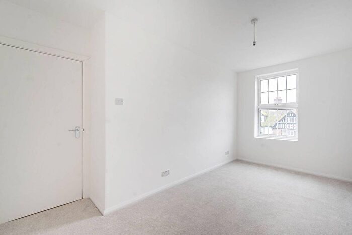 2 Bedroom Flat To Rent In Bridge Street, Pinner, HA5