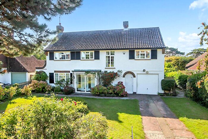 4 Bedroom Detached House For Sale In Sea Avenue, Rustington, BN16