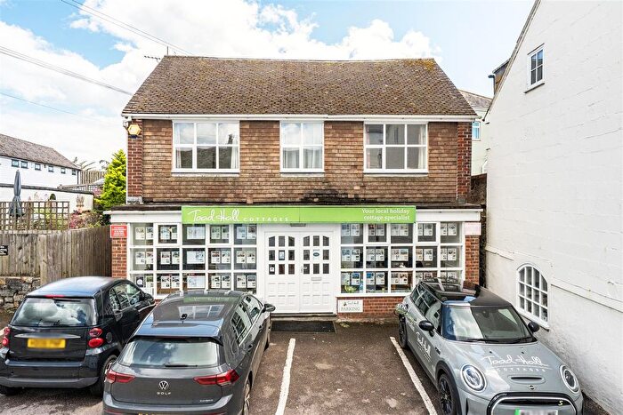 2 Bedroom Property For Sale In Church Street, Lyme Regis, DT7