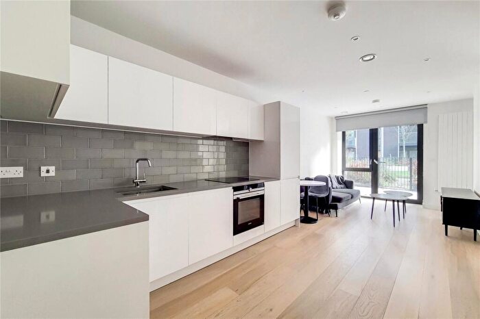 Apartment To Rent In Shipwright Street, London, E16