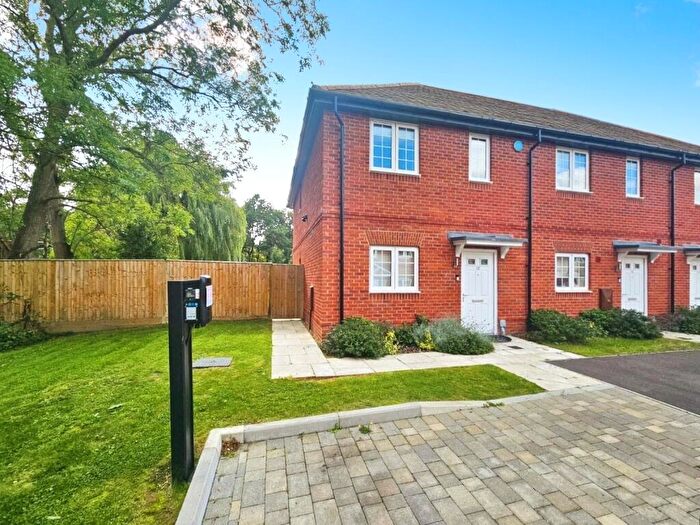 2 Bedroom End Of Terrace House For Sale In Hinman Copse, Binfield, Bracknell, RG42