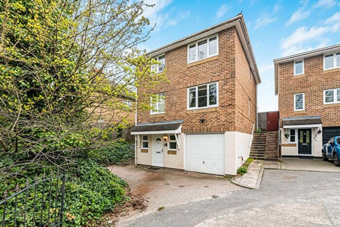 5 Bedroom Detached House For Sale In Beacon Place, Hilliers Lane, Croydon, CR0