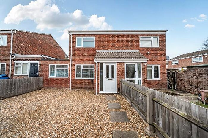 2 Bedroom Semi Detached House To Rent In James Wolfe Road, OX4