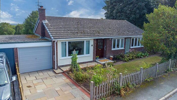 3 Bedroom Semi-Detached Bungalow For Sale In Oakfield, Garth, Llangollen, LL20