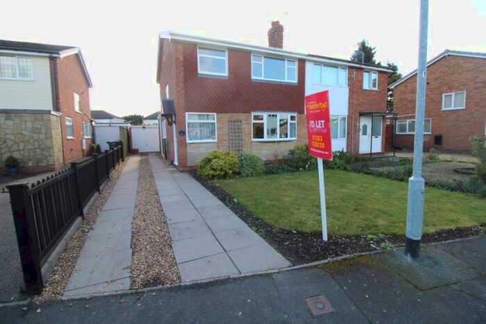 3 Bedroom House To Rent In Deepmore Close, Burton Upon Trent, Staffordshire, DE13