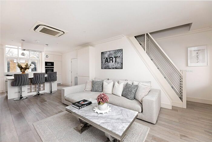 2 Bedroom Flat For Sale In Deodar Road, London, SW15