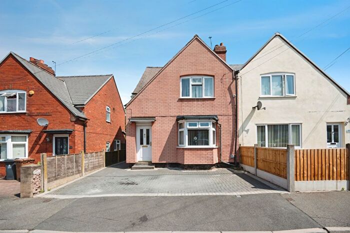 3 Bedroom Semi-Detached House For Sale In Charles Foster Street, Wednesbury, WS10