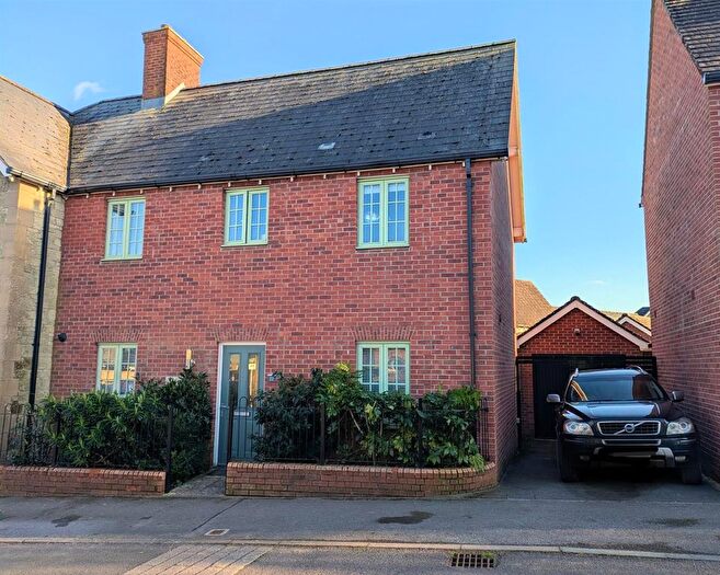 3 Bedroom Semi-Detached House For Sale In Gower Road, Shaftesbury, SP7