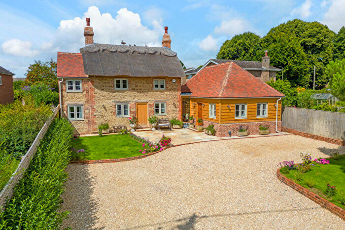 3 Bedroom Detached House For Sale In Hanney Road Southmoor Abingdon, Oxfordshire, OX13