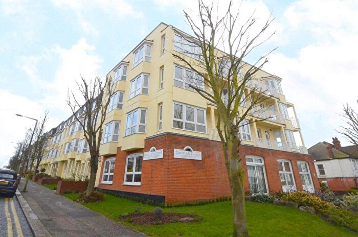 1 Bedroom Flat To Rent In Burleigh Court, Station Road, Westcliff-On-sea, Essex, SS0