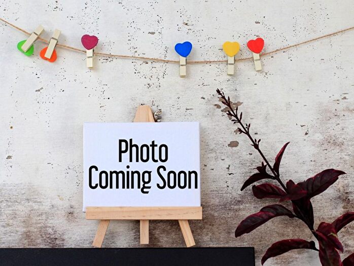 2 Bedroom Flat To Rent In Rotherhithe Street, London, SE16