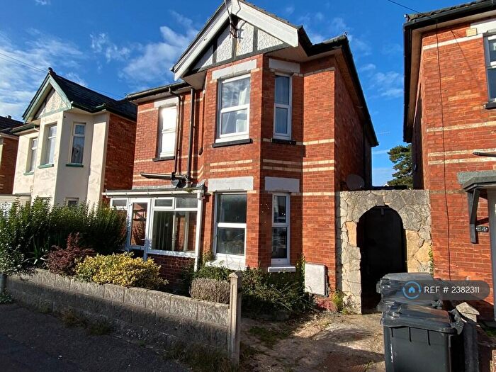 6 Bedroom Detached House To Rent In Calvin Road, Bournemouth, BH9