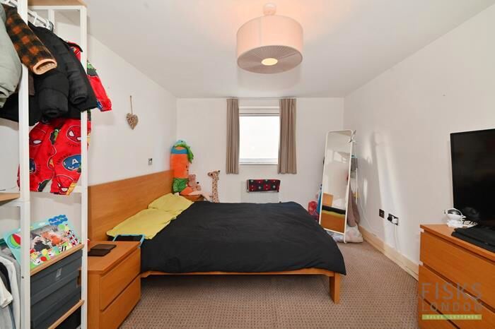 1 Bedroom Apartment For Sale In Westferry Road, London, E14