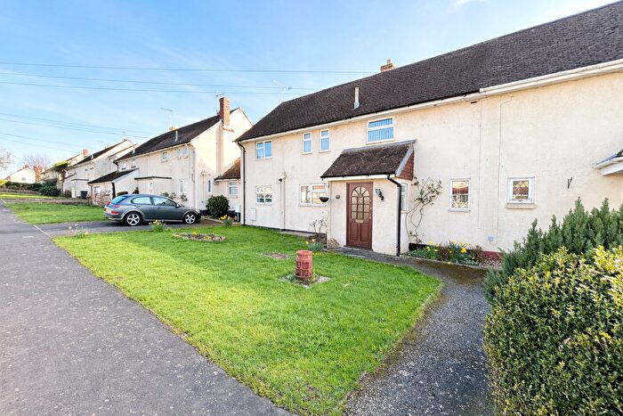 4 Bedroom Semi Detached House For Sale In Roe Avenue, Yeovil, BA22