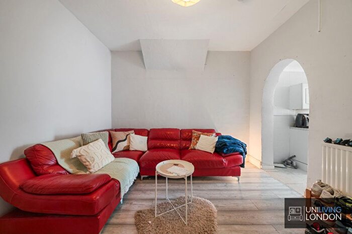 4 Bedroom Terraced House To Rent In Corporation Street, Stratford, E15
