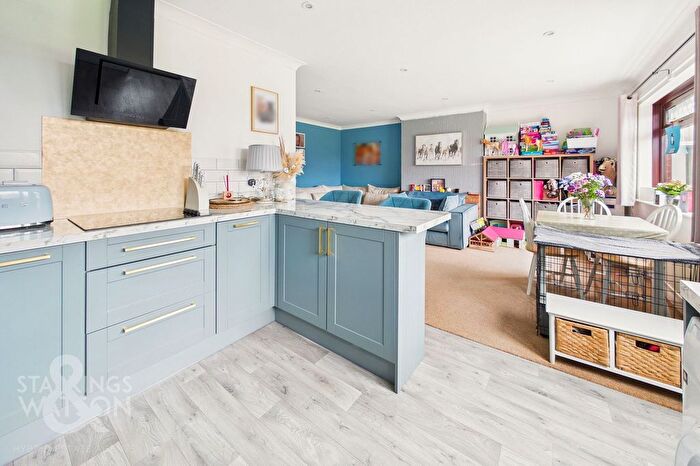 2 Bedroom Semi-detached Bungalow For Sale In Highefield, Little Plumstead, Norwich, NR13