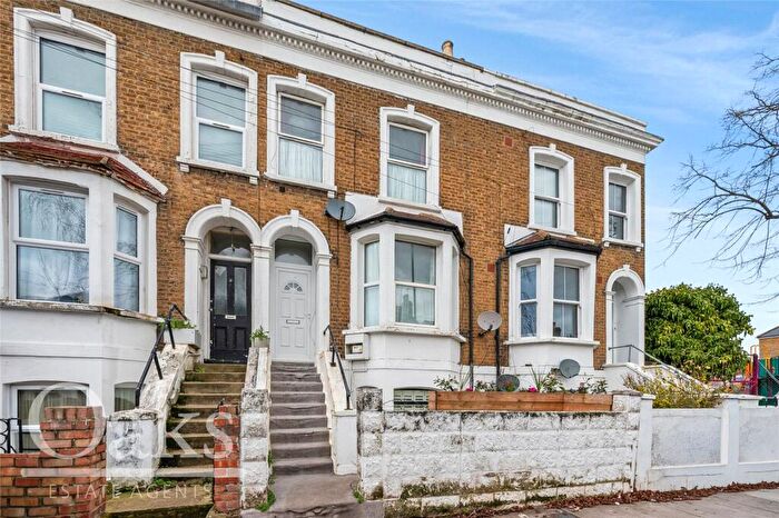2 Bedroom Apartment For Sale In Apsley Road, South Norwood, SE25