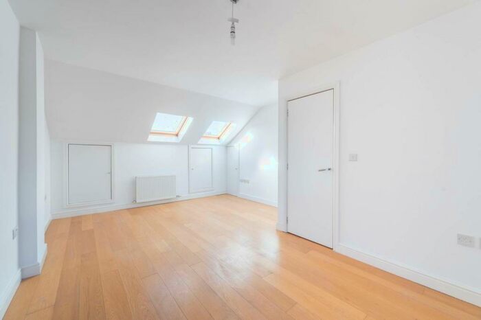 4 Bedroom Terraced House To Rent In Ashbourne Road, Tooting, Mitcham, CR4