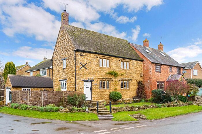 3 Bedroom Semi-Detached House For Sale In Main Street, Claydon, OX17