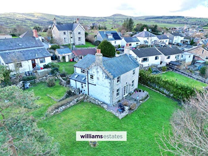 4 Bedroom Detached House For Sale In Ochr Y Bryn, Henllan, LL16