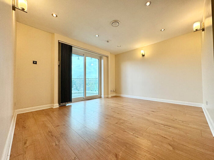 2 Bedroom Flat To Rent In Tower Point, Enfield, EN2