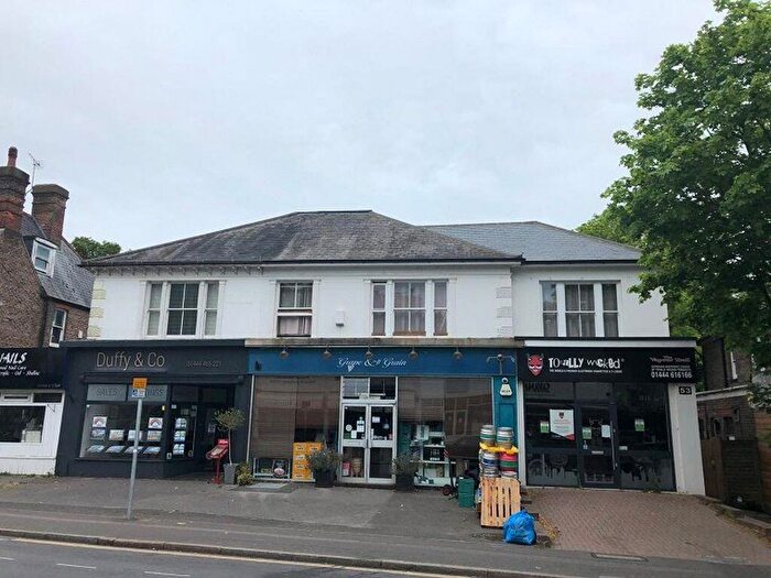 2 Bedroom Flat To Rent In The Broadway, Haywards Heath, RH16