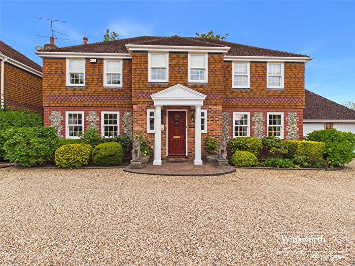 5 Bedroom Detached House For Sale In Leander Place, Calcot, Reading, Berkshire, RG31