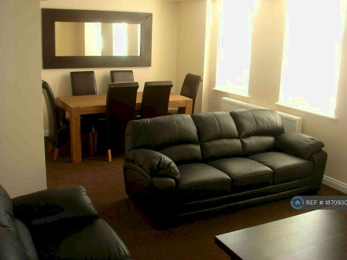 6 Bedroom Maisonette To Rent In Lavender Gardens, Newcastle Upon Tyne, NE2