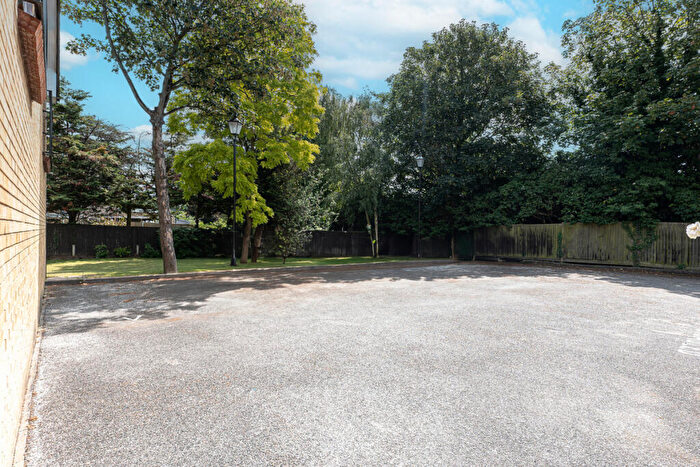 2 Bedroom Apartment To Rent In Barnstaple Road, Southend-on-Sea, SS1