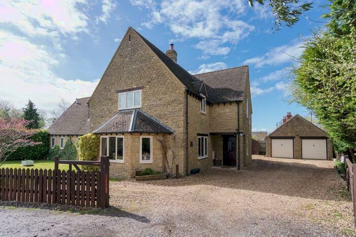 4 Bedroom Detached House For Sale In Ardley, Bicester, OX27