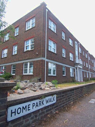 3 Bedroom Flat To Rent In Home Park Walk, Kingston Upon Thames, KT1
