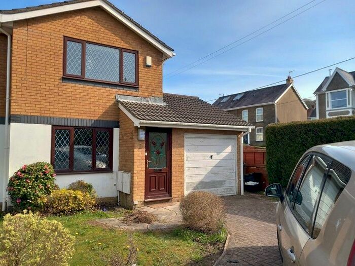 2 Bedroom Property To Rent In Waun Gron, Rhydyfro, Pontardawe, Swansea, City And County Of Swansea., SA8