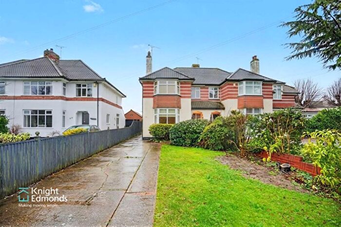 4 Bedroom Semi Detached House To Rent In Park Avenue, Sittingbourne, ME10