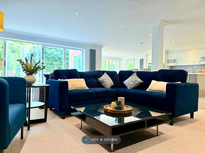 4 Bedroom Detached House To Rent In Ridge Avenue, Harpenden, AL5