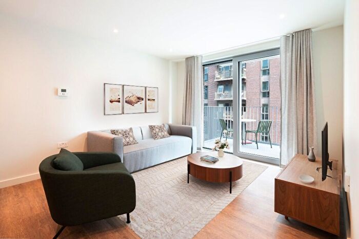 1 Bedroom Apartment To Rent In Nine Elms Lane, London, SW11