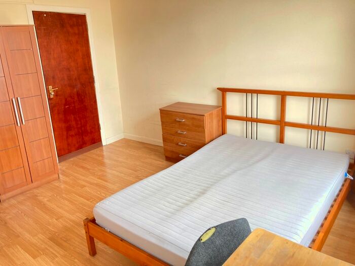 Studio To Rent In Very Near St Marys Road Area, Ealing, W5