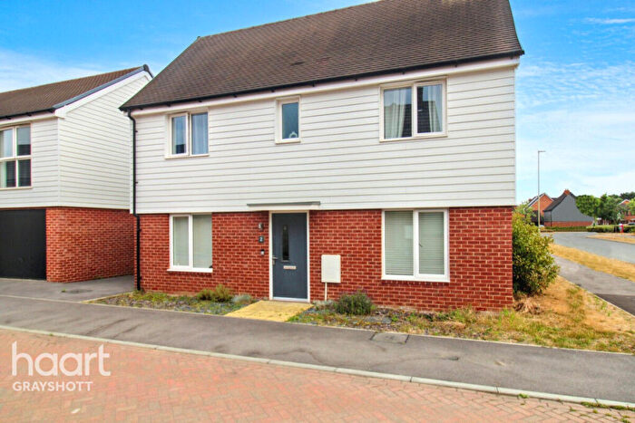 3 Bedroom Detached House For Sale In Douglas Drive, Bordon, GU35