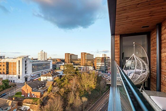 2 Bedroom Flat To Rent In St Marks Square, Bromley, BR2