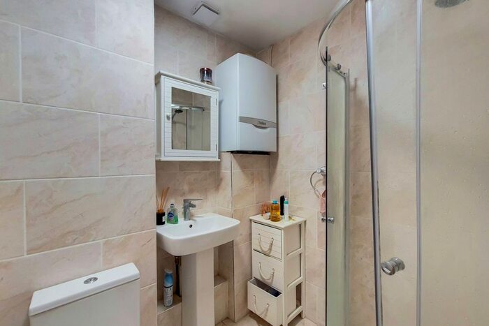 4 Bedroom Terraced House To Rent In North Drive, Tooting, London, SW16