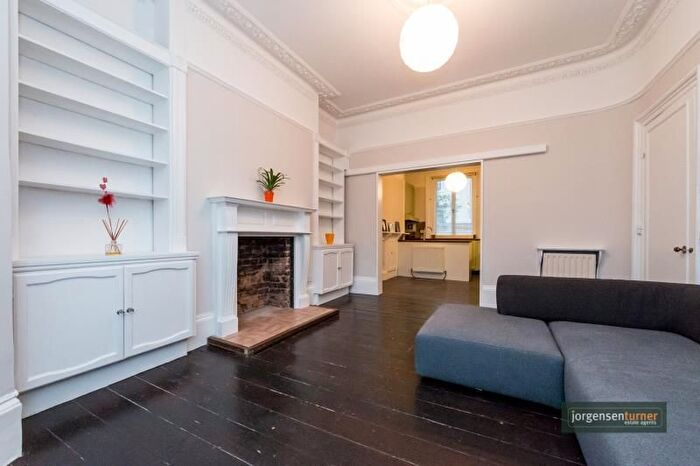 1 Bedroom Flat To Rent In Warbeck Road, Shepherds Bush, W12