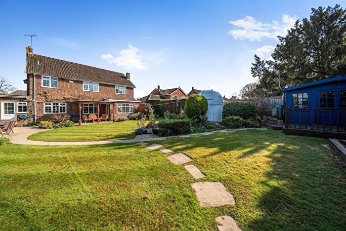 5 Bedroom Detached House For Sale In Hooke Road, East Horsley, KT24