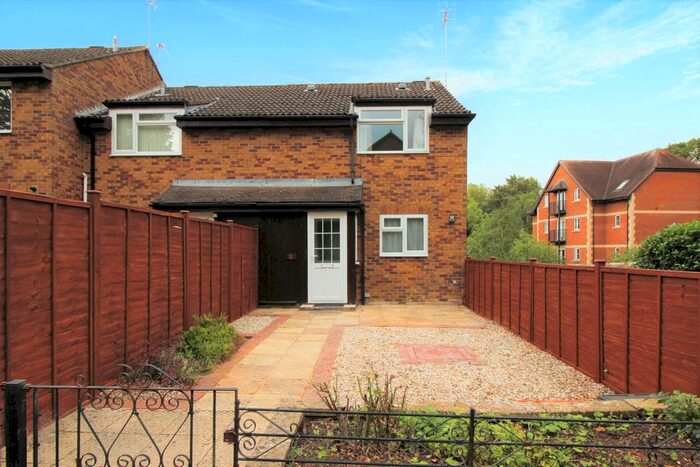 2 Bedroom End Of Terrace House To Rent In The Weavers, Old Town, Swindon, SN3