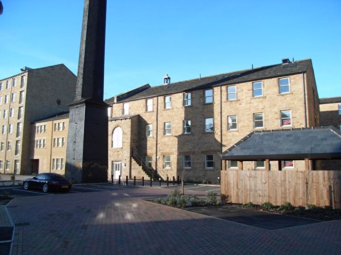 2 Bedroom Flat To Rent In Joshua House, Textile Street, Dewsbury, West Yorkshire, WF13