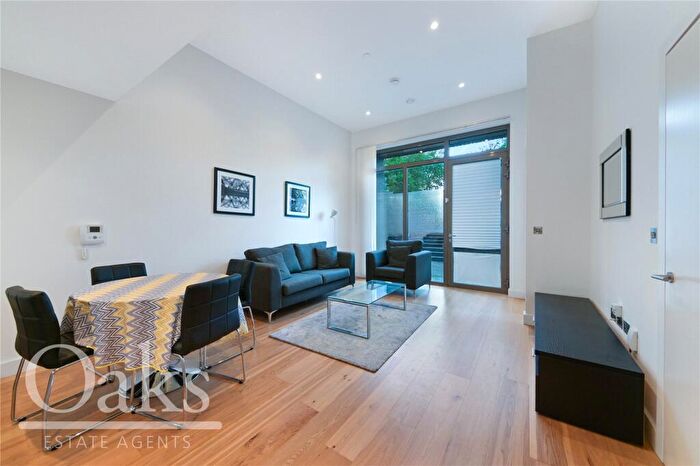 2 Bedroom Apartment For Sale In Caithness Walk, East Croydon, CR0