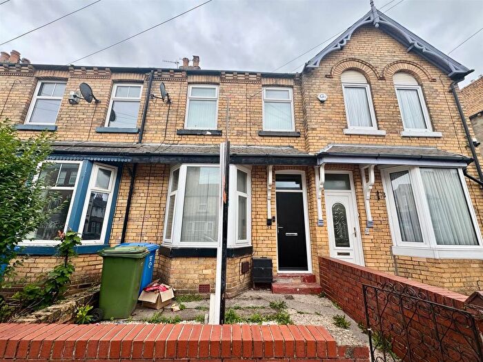2 Bedroom Terraced House For Sale In St. Johns Road, Scarborough, YO12