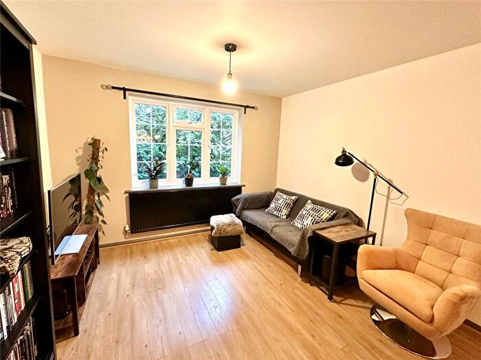 2 Bedroom Apartment For Sale In Spindlewood Gardens, Parkhill, East Croydon, South Croydon, CR0