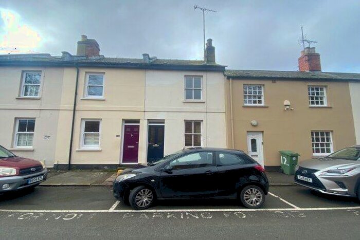 2 Bedroom Property To Rent In Kew Place, Cheltenham, GL53